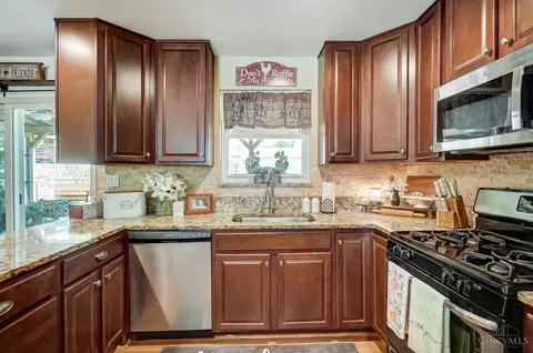 Kitchen - 6432 Hillside Ave, Cincinnati, OH 45233 photo 3 of 5
