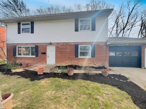 8484 Sunlight Dr, Cincinnati, OH 45231