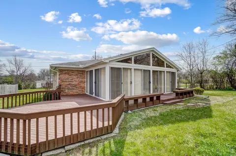 Exterior - 1053 Sutton Rd, Cincinnati, OH 45230 photo 6 of 16