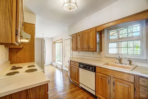 Kitchen - 1053 Sutton Rd, Cincinnati, OH 45230 photo 1 of 3