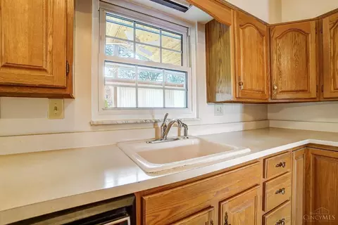 Kitchen - 1053 Sutton Rd, Cincinnati, OH 45230 photo 3 of 3