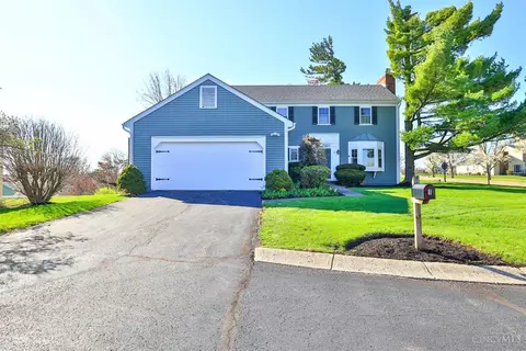 1 Stonington Dr, Fairfield, OH 45014