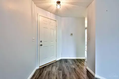 Entry Way - 717 Castlegate Ln #303, Cincinnati, OH 45231 photo 1 of 1