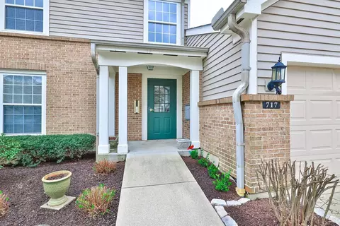 Exterior - 717 Castlegate Ln #303, Cincinnati, OH 45231 photo 3 of 8