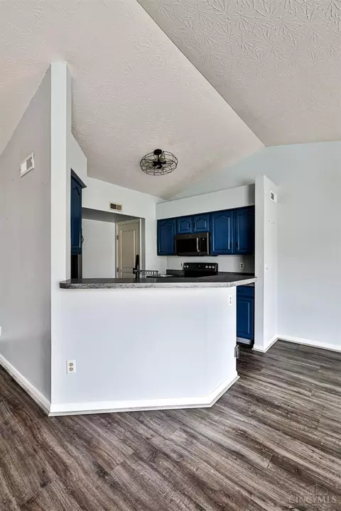 Other - 717 Castlegate Ln #303, Cincinnati, OH 45231 photo 8 of 9