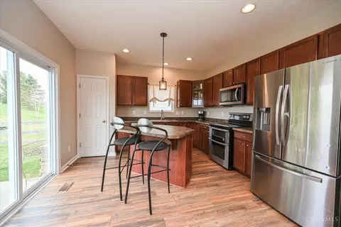 Kitchen - 3142 Yellowtail Ter, Morrow, OH 45152 photo 4 of 5