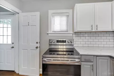 Kitchen - 6628 Murray, Cincinnati, OH 45227 photo 5 of 6