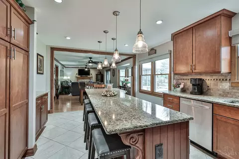 Kitchen - 4663 Rustic Way, Cincinnati, OH 45245 photo 4 of 7