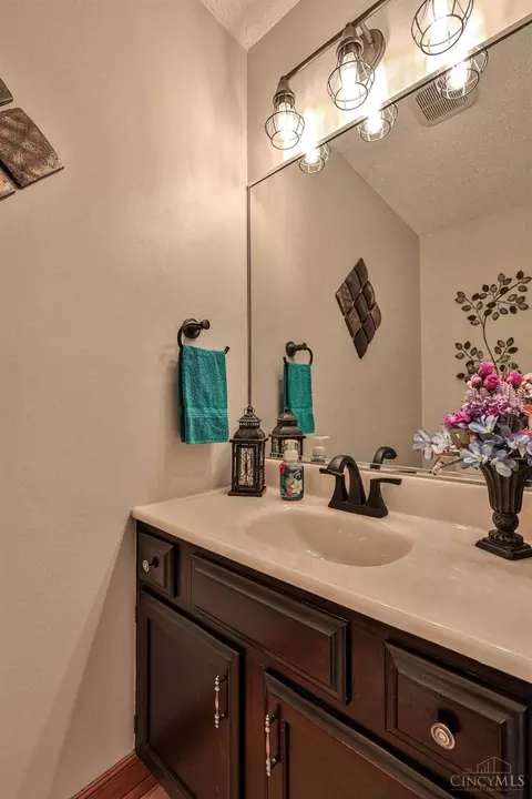 Bath - 4663 Rustic Way, Cincinnati, OH 45245 photo 4 of 5