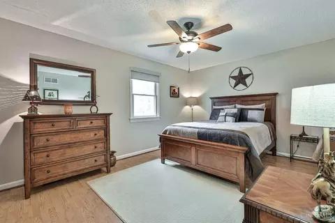 Bedroom - 4663 Rustic Way, Cincinnati, OH 45245 photo 5 of 6