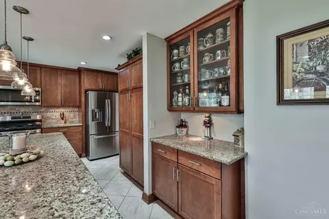 Kitchen - 4663 Rustic Way, Cincinnati, OH 45245 photo 3 of 7