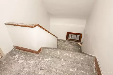 Entry Way - 3896 Reading Rd #O, Cincinnati, OH 45229 photo 3 of 5