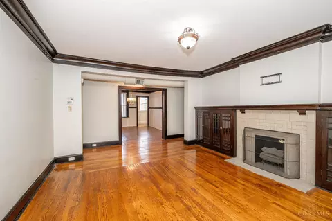Living - 3896 Reading Rd #O, Cincinnati, OH 45229 photo 2 of 3