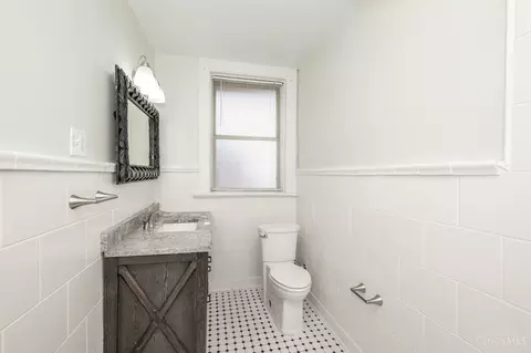 Bath - 3896 Reading Rd #O, Cincinnati, OH 45229 photo 2 of 5