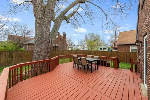 Exterior - 4165 Sherel Ln, Cincinnati, OH 45209 photo 6 of 10