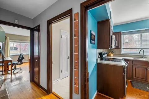 Kitchen - 4165 Sherel Ln, Cincinnati, OH 45209 photo 1 of 8