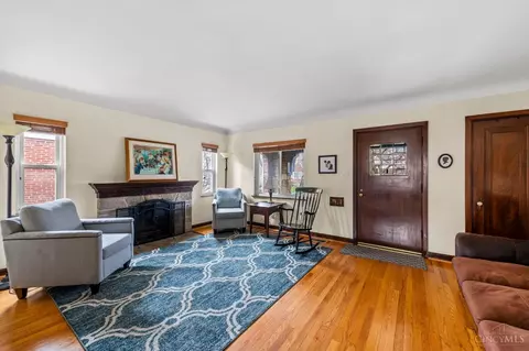 Living - 4165 Sherel Ln, Cincinnati, OH 45209 photo 3 of 4
