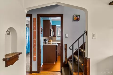 Entry Way - 4165 Sherel Ln, Cincinnati, OH 45209 photo 1 of 4