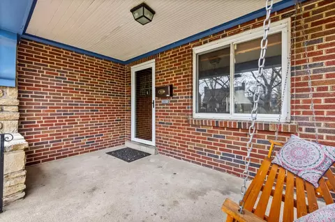 Exterior - 4165 Sherel Ln, Cincinnati, OH 45209 photo 4 of 10