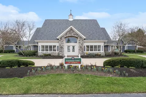 Exterior - 883 Old Course Ln, Cincinnati, OH 45245 photo 6 of 8