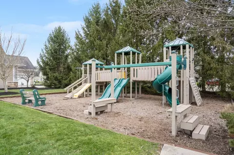 View/Area - 883 Old Course Ln, Cincinnati, OH 45245 photo 3 of 5