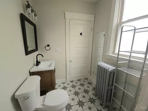 Bath - 23 Poplar St, Cincinnati, OH 45216 photo 3 of 3