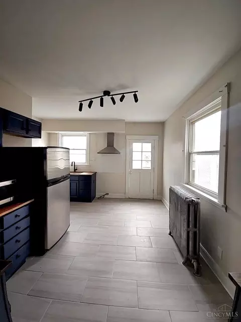 Kitchen - 23 Poplar St, Cincinnati, OH 45216 photo 1 of 3