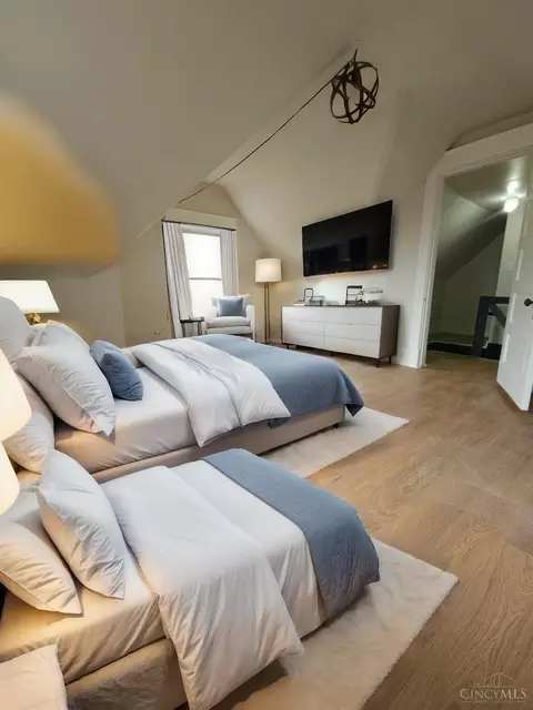 Bedroom - 23 Poplar St, Cincinnati, OH 45216 photo 2 of 3