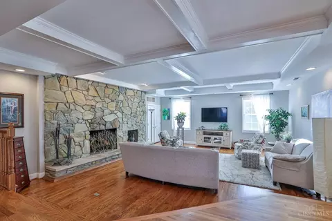 Living - 6096 Ropes Dr, Cincinnati, OH 45244 photo 1 of 9