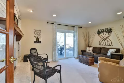 Living - 6096 Ropes Dr, Cincinnati, OH 45244 photo 7 of 9