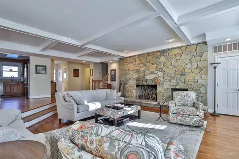 Living - 6096 Ropes Dr, Cincinnati, OH 45244 photo 3 of 9