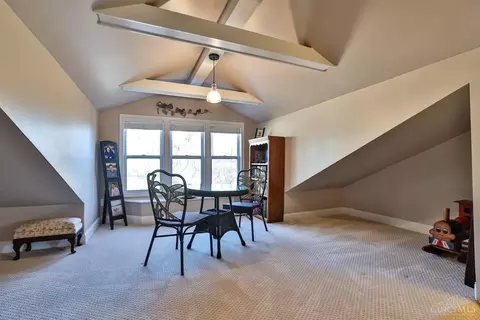 Dining - 6096 Ropes Dr, Cincinnati, OH 45244 photo 6 of 7