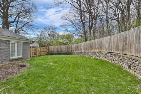 Exterior - 6096 Ropes Dr, Cincinnati, OH 45244 photo 6 of 13