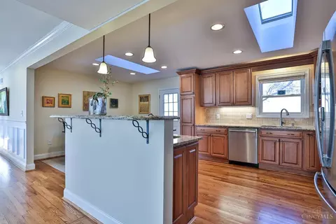 Kitchen - 6096 Ropes Dr, Cincinnati, OH 45244 photo 1 of 6