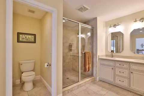 Bath - 6096 Ropes Dr, Cincinnati, OH 45244 photo 1 of 4
