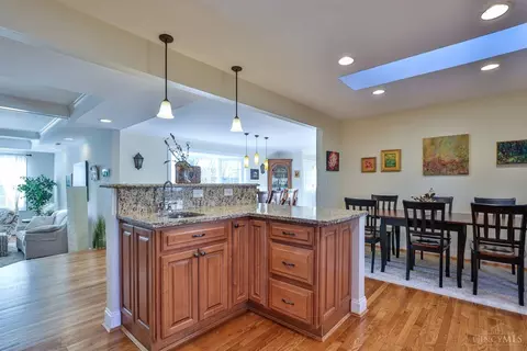Kitchen - 6096 Ropes Dr, Cincinnati, OH 45244 photo 3 of 6