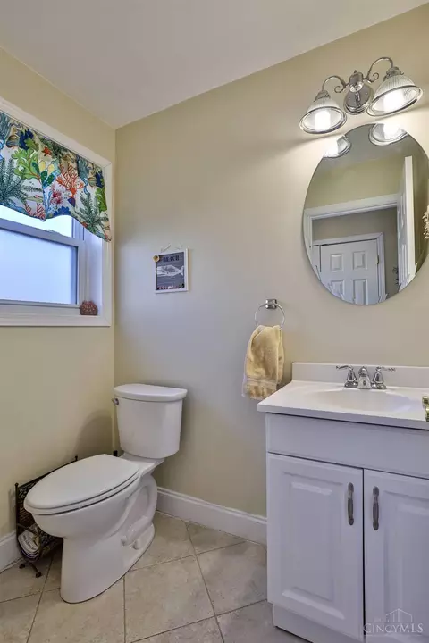 Bath - 6096 Ropes Dr, Cincinnati, OH 45244 photo 3 of 4