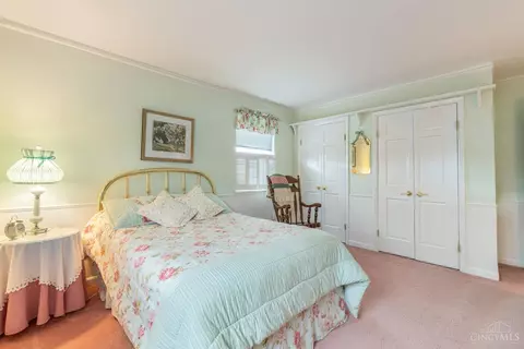 Bedroom - 8348 Shadowpoint Ct, Montgomery, OH 45242 photo 7 of 10
