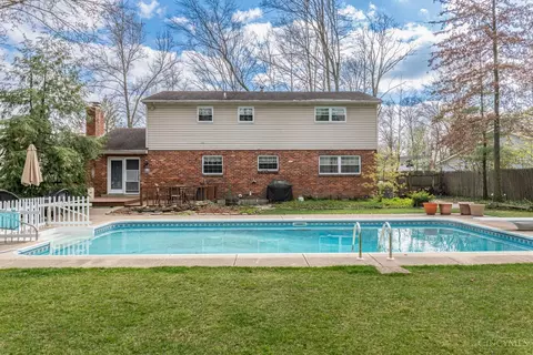 Exterior - 8348 Shadowpoint Ct, Montgomery, OH 45242 photo 8 of 16