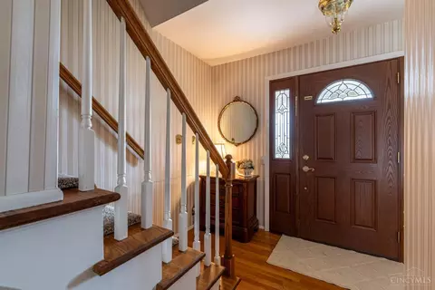 Entry Way - 8348 Shadowpoint Ct, Montgomery, OH 45242 photo 1 of 2