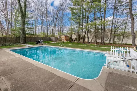 Exterior - 8348 Shadowpoint Ct, Montgomery, OH 45242 photo 6 of 16