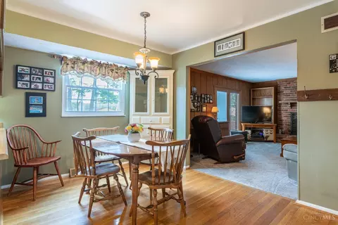Dining - 8348 Shadowpoint Ct, Montgomery, OH 45242 photo 1 of 3
