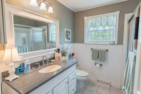 Bath - 8348 Shadowpoint Ct, Montgomery, OH 45242 photo 4 of 5