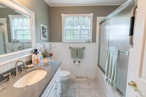 Bath - 8348 Shadowpoint Ct, Montgomery, OH 45242 photo 5 of 5