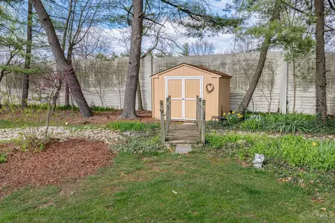 Exterior - 8348 Shadowpoint Ct, Montgomery, OH 45242 photo 7 of 16