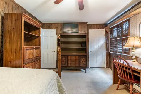 Bedroom - 8348 Shadowpoint Ct, Montgomery, OH 45242 photo 5 of 10