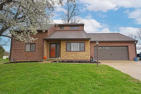 3330 Meadow Green Ct, Amelia, OH 45102