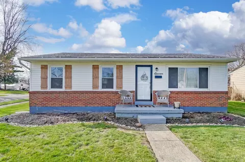 11 Meadow Dr, Hamilton, OH 45013