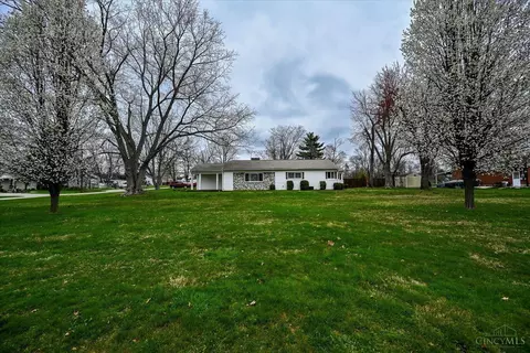 205 Kenec Dr, Middletown, OH 45042
