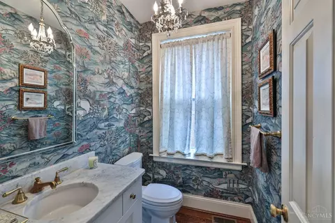 Bath - 1721 Mcmillan St, Cincinnati, OH 45206 photo 2 of 7